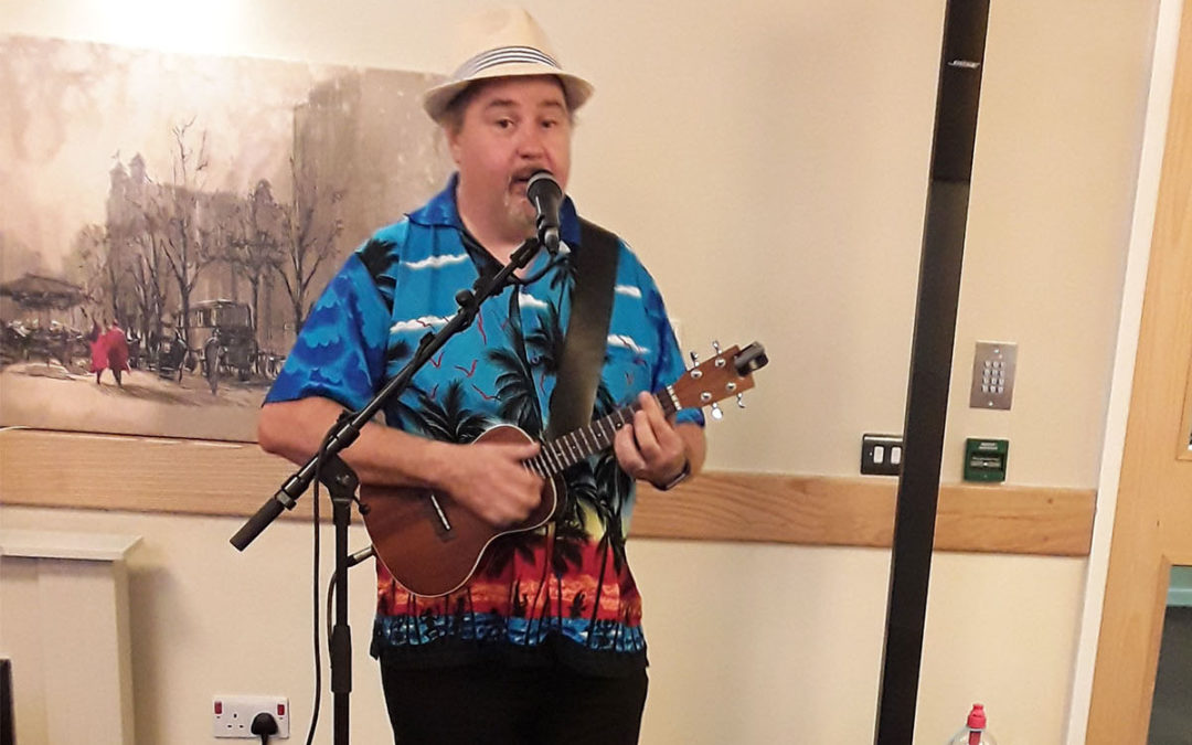 Rob T brings 50s and 60s music to Hengist Field Care Home