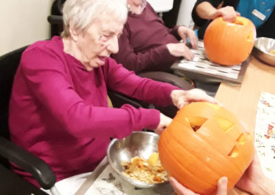 Pumpkin carving at Hengist Field Care Home 2