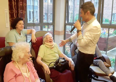 Kevin Walsh sings at Hengist Field Care Home 6