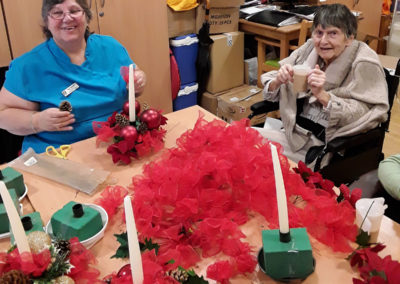Making Christmas table Decorations at Hengist Field Care Home 2019