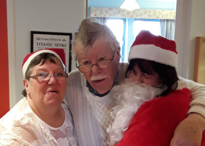 Santa visits Hengist Field Care Home 6