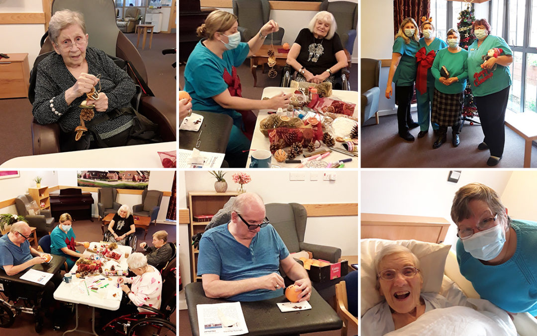 Festive decorations and a visit from Sue at Hengist Field Care Home
