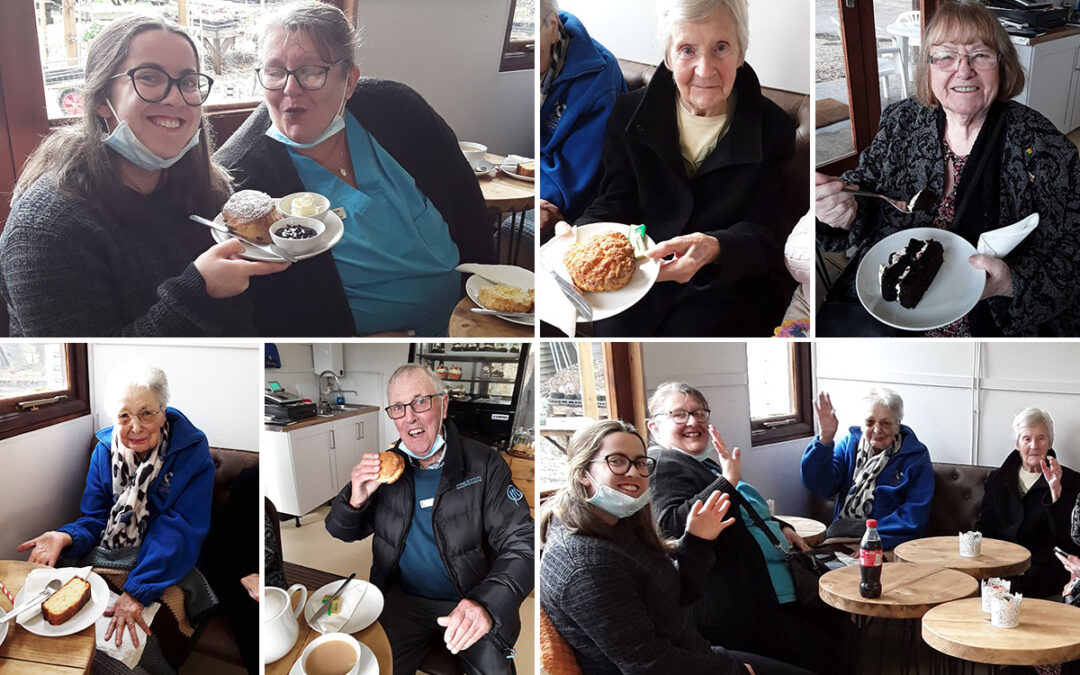Hengist Field Care Home residents enjoy tea and cake outing