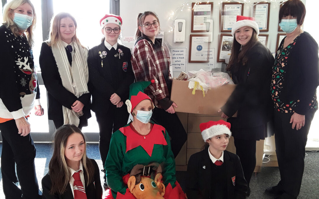 Hengist Field Care Home receives Christmas gifts from the Oasis Academy