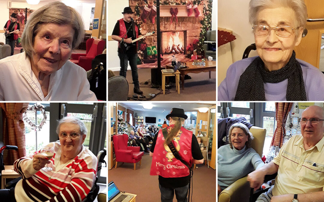 Festive music with Rob T at Hengist Field Care Home