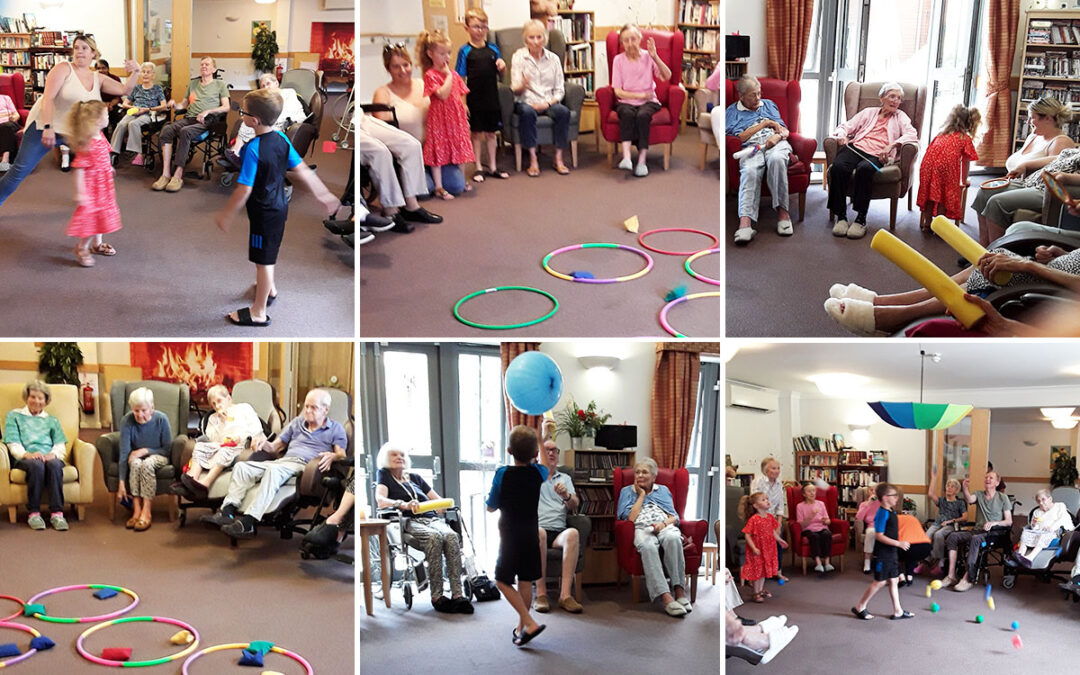 Elliot and Darcey visit Hengist Field Care Home residents